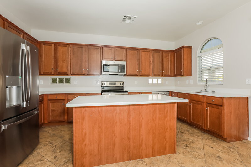2,250/Mo, 4229 E Milky Way Gilbert, AZ 85295 Kitchen View