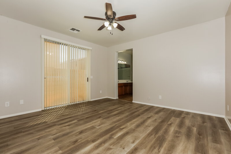 2,250/Mo, 4229 E Milky Way Gilbert, AZ 85295 Main Bedroom View
