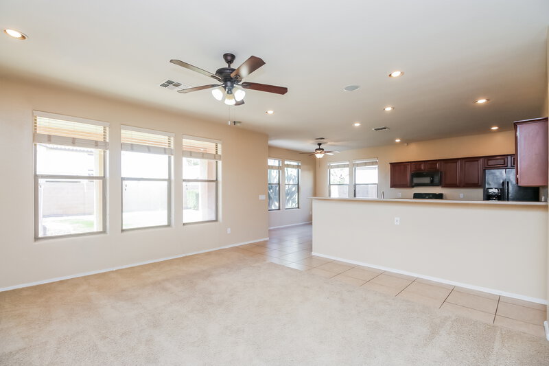 3,135/Mo, 6890 S Pearl Dr Chandler, AZ 85249 Living Room View 2