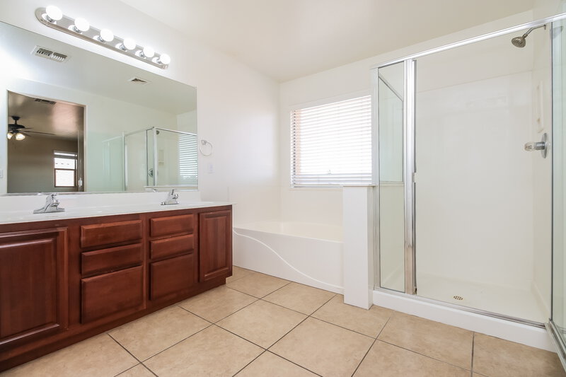 3,135/Mo, 6890 S Pearl Dr Chandler, AZ 85249 Main Bathroom View