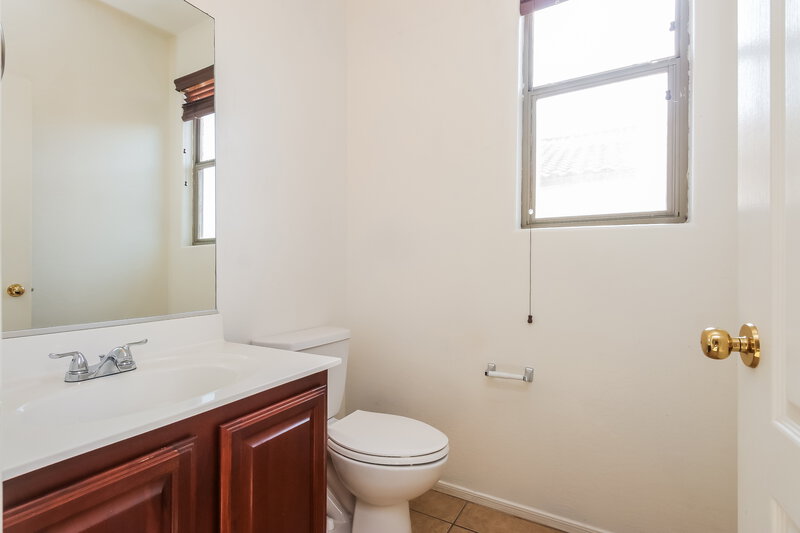 3,135/Mo, 6890 S Pearl Dr Chandler, AZ 85249 Bathroom View 2
