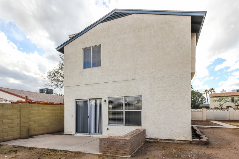 2,125/Mo, 19843 N 47th Dr Glendale, AZ 85308 Rear View