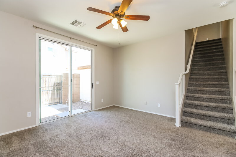 2,140/Mo, 4121 E Oakland St Gilbert, AZ 85295 Living Room View 2