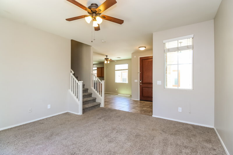 2,140/Mo, 4121 E Oakland St Gilbert, AZ 85295 Living Room View 3