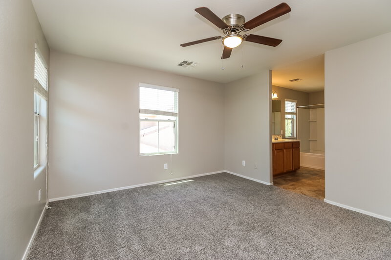 2,140/Mo, 4121 E Oakland St Gilbert, AZ 85295 Main Bedroom View