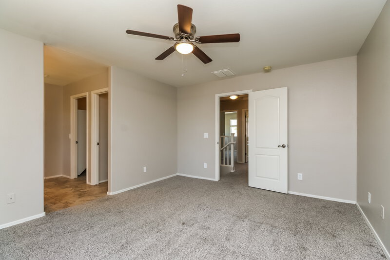 2,140/Mo, 4121 E Oakland St Gilbert, AZ 85295 Main Bedroom View 2