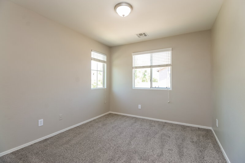2,140/Mo, 4121 E Oakland St Gilbert, AZ 85295 Bedroom View 2