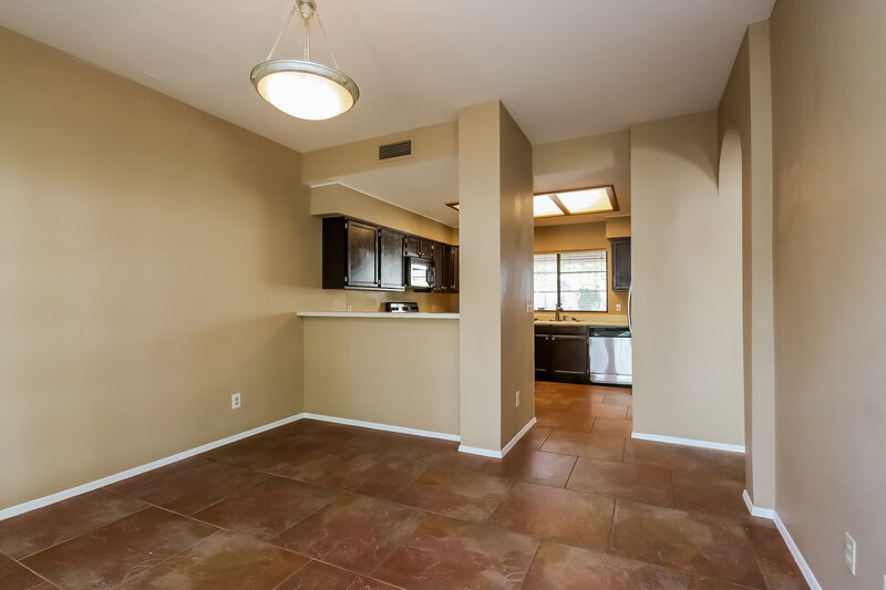 2,510/Mo, 14419 S 43rd Pl Phoenix, AZ 85044 Dining Room View 2