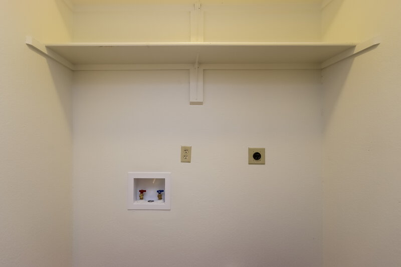 2,510/Mo, 14419 S 43rd Pl Phoenix, AZ 85044 Laundry Room View