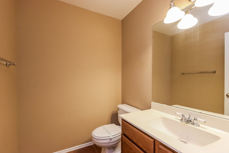 2,510/Mo, 14419 S 43rd Pl Phoenix, AZ 85044 Bathroom View