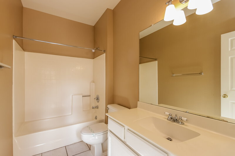 2,510/Mo, 14419 S 43rd Pl Phoenix, AZ 85044 Bathroom View 2