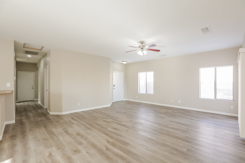 3,110/Mo, 514 W Mountain View Dr Avondale, AZ 85323 Living Room View 4
