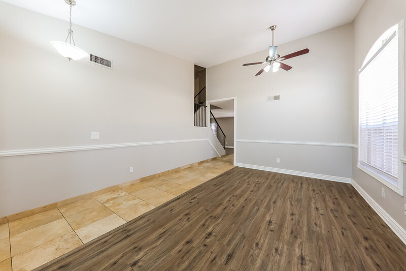 2,480/Mo, 5142 W Piute Ave Glendale, AZ 85308 Living Room View 3