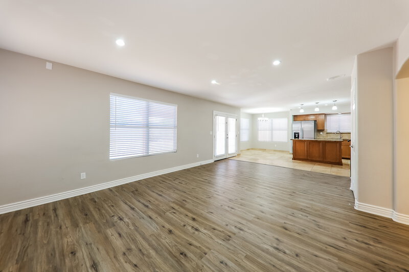 2,480/Mo, 5142 W Piute Ave Glendale, AZ 85308 Living Room View 4