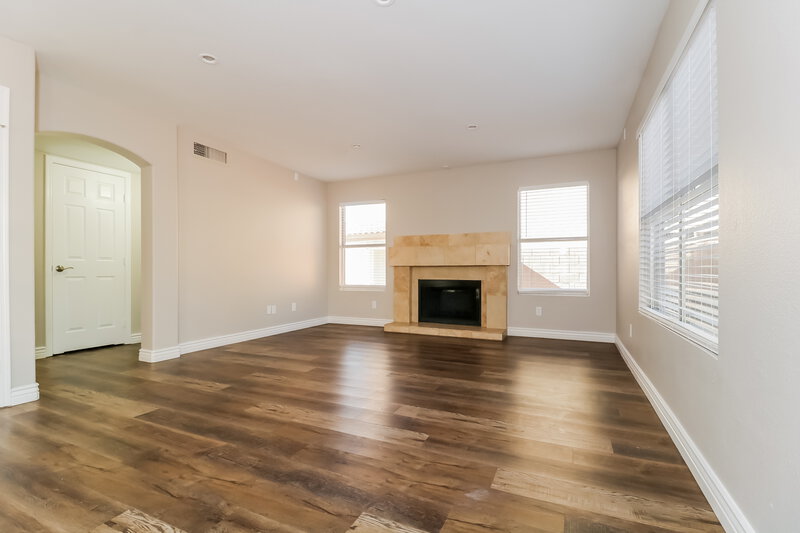 2,915/Mo, 5142 W Piute Ave Glendale, AZ 85308 Family Room View