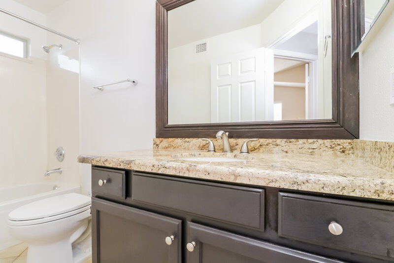 2,915/Mo, 5142 W Piute Ave Glendale, AZ 85308 Bathroom View