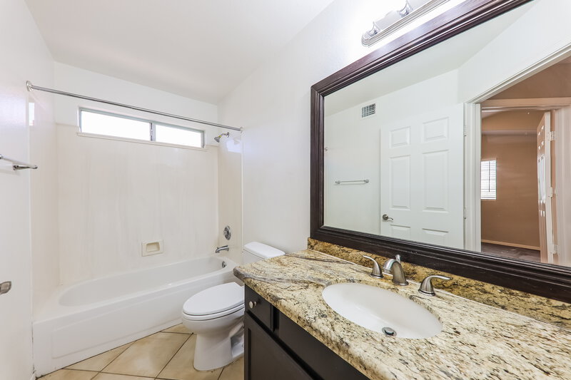 2,480/Mo, 5142 W Piute Ave Glendale, AZ 85308 Bathroom View