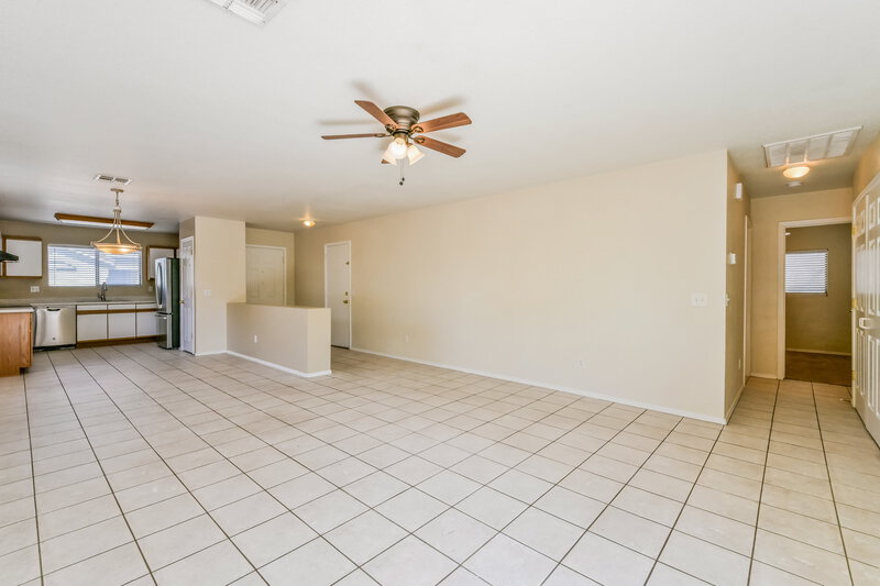 1,950/Mo, 2200 E Spruce Dr Chandler, AZ 85286 Living Room View 3