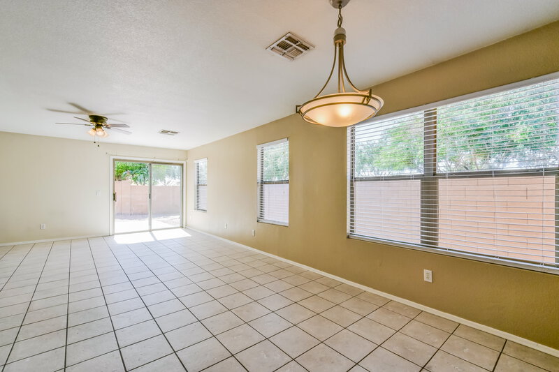 1,950/Mo, 2200 E Spruce Dr Chandler, AZ 85286 Dining Room View