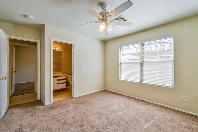1,950/Mo, 2200 E Spruce Dr Chandler, AZ 85286 Main Bedroom View 2