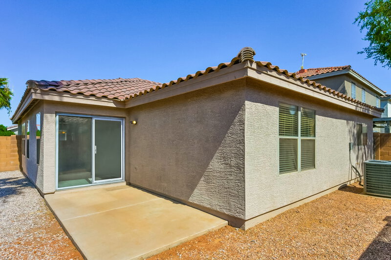 1,950/Mo, 2200 E Spruce Dr Chandler, AZ 85286 Rear View