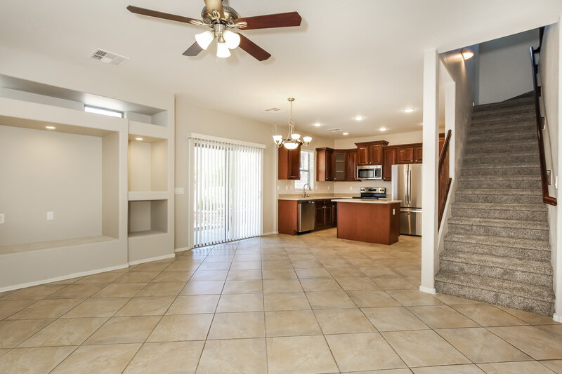 2,460/Mo, 8944 W Grovers Ave Peoria, AZ 85382 Living Room View 2