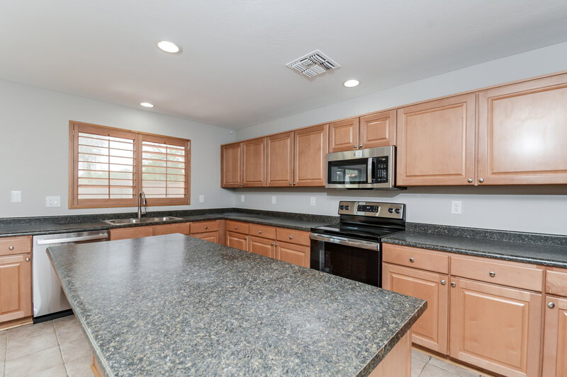 2,005/Mo, 11338 N 154th Ln Surprise, AZ 85379 Kitchen View 3