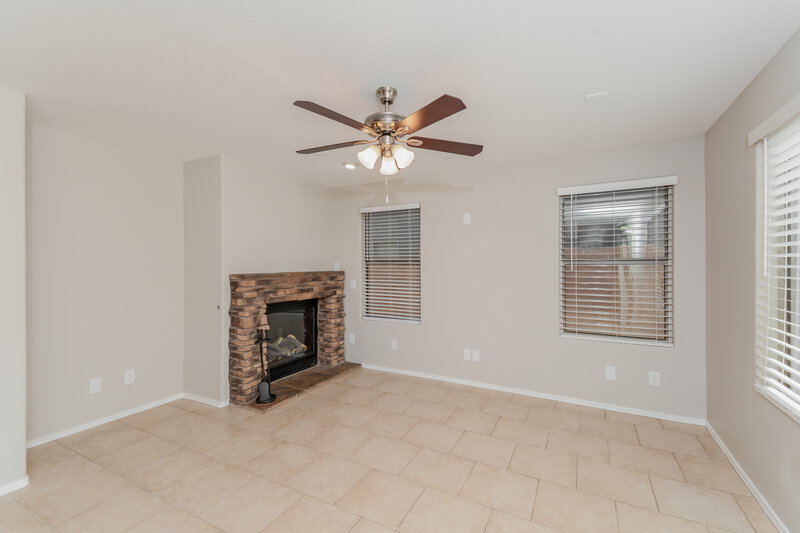 2,005/Mo, 11338 N 154th Ln Surprise, AZ 85379 Family Room View