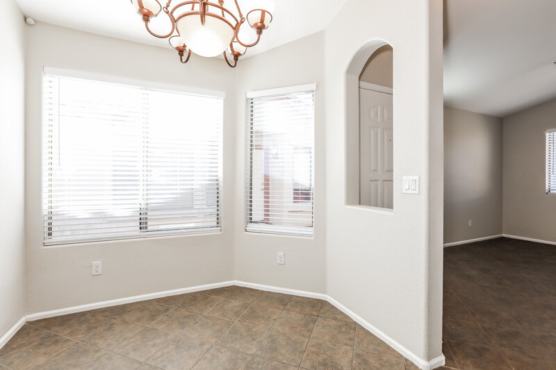 1,695/Mo, 29420 N Blackfoot Daisy Dr San Tan Valley, AZ 85143 Dining Room View