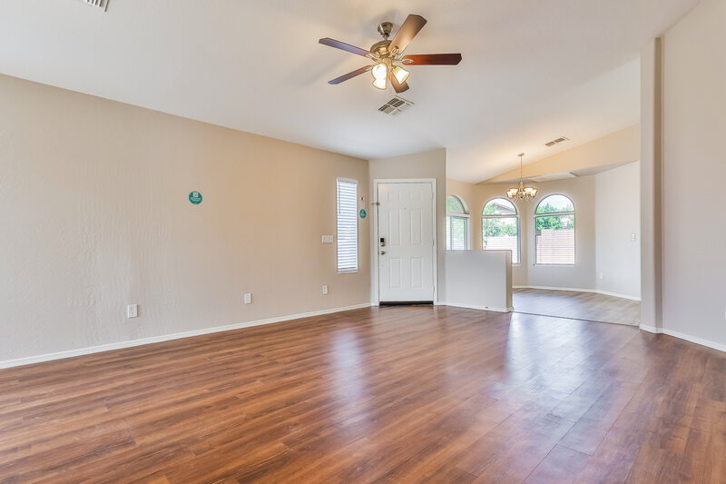 1,920/Mo, 115 N Ramada Cir Mesa, AZ 85205 Living Room View