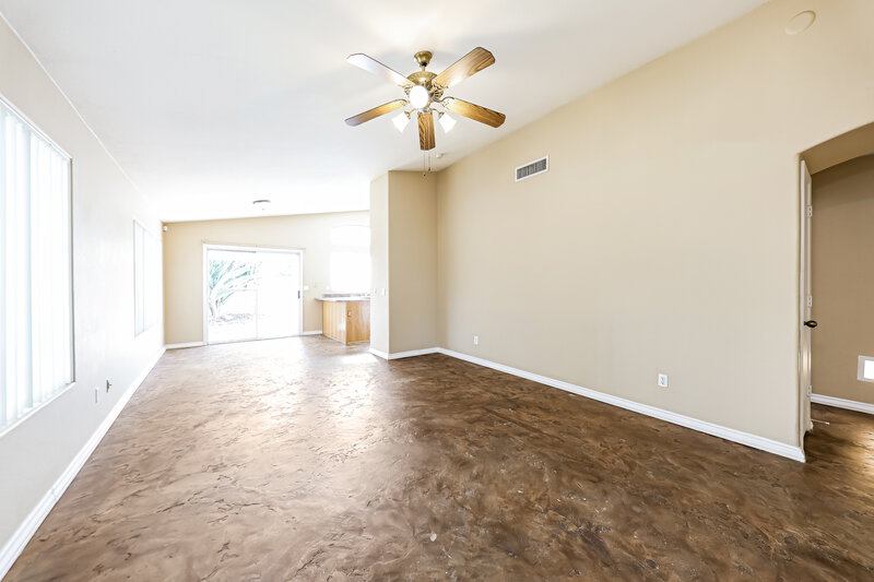 1,975/Mo, 1327 E Muriel Dr Phoenix, AZ 85022 Living Room View