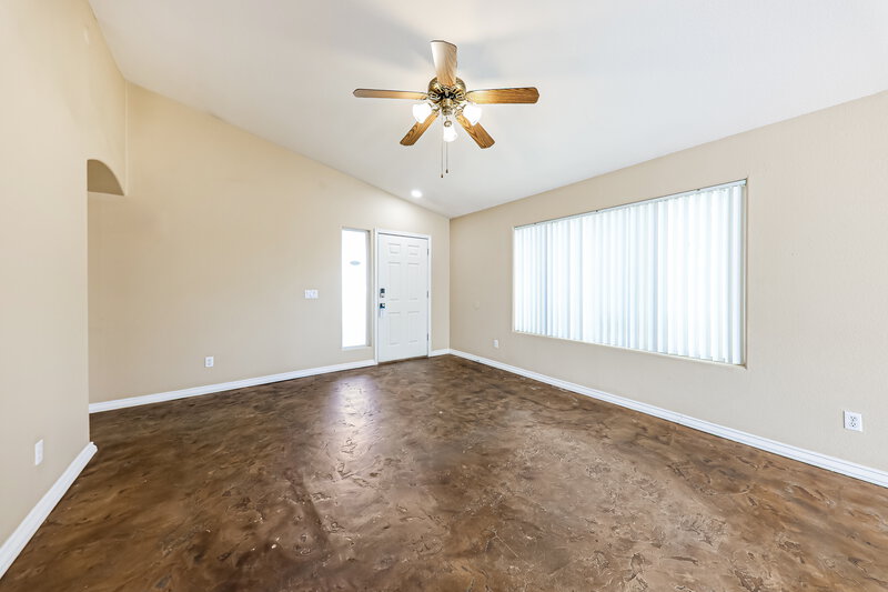 1,975/Mo, 1327 E Muriel Dr Phoenix, AZ 85022 Living Room View 3