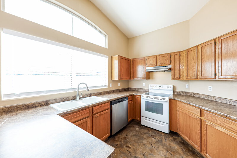 1,975/Mo, 1327 E Muriel Dr Phoenix, AZ 85022 Kitchen View