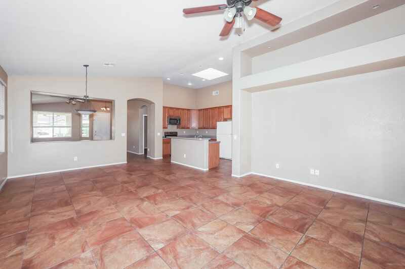 2,580/Mo, 7010 W Irma Ln Glendale, AZ 85308 Family Room View 2