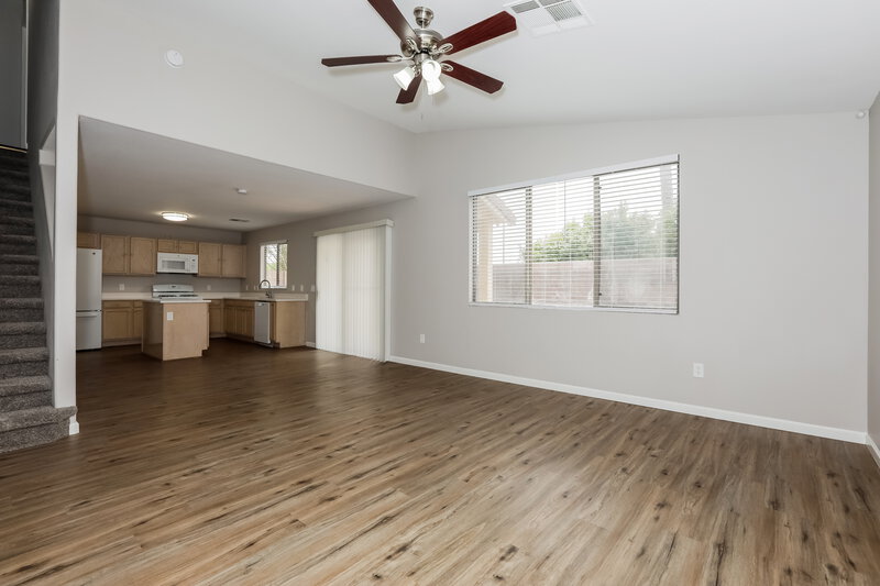 2,280/Mo, 1471 S Red Rock Ct Unit A Gilbert, AZ 85296 Living Room View 2