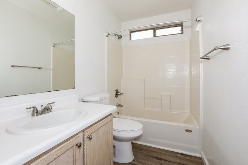 2,280/Mo, 1471 S Red Rock Ct Unit A Gilbert, AZ 85296 Bathroom View