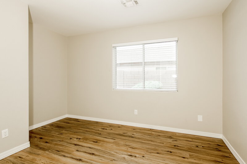2,000/Mo, 20419 N 81st Dr Peoria, AZ 85382 Bedroom View 2