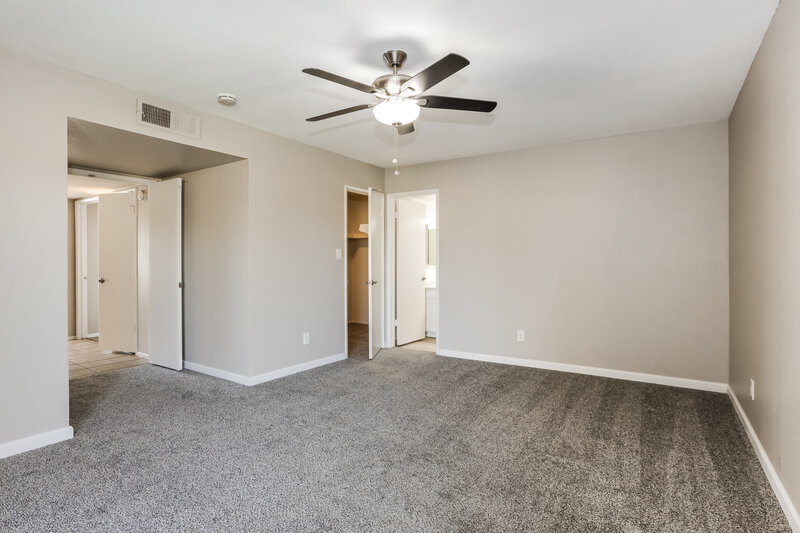 2,250/Mo, 2300 E Chicago St Chandler, AZ 85225 Main Bedroom View