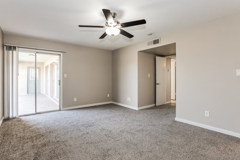 2,250/Mo, 2300 E Chicago St Chandler, AZ 85225 Main Bedroom View 2