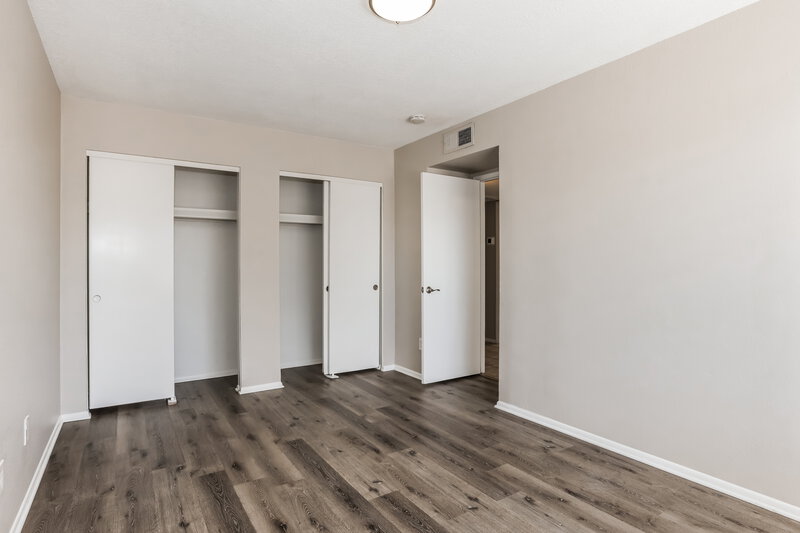 2,250/Mo, 2300 E Chicago St Chandler, AZ 85225 Bedroom View 2