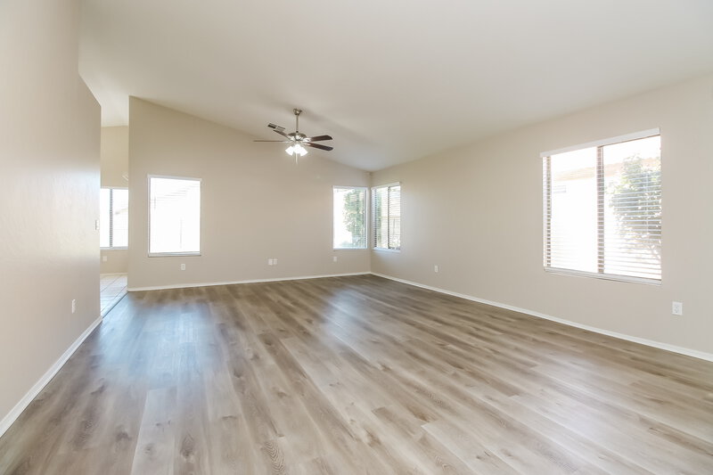 2,520/Mo, 2092 E Saratoga St Gilbert, AZ 85296 Living Room View 4