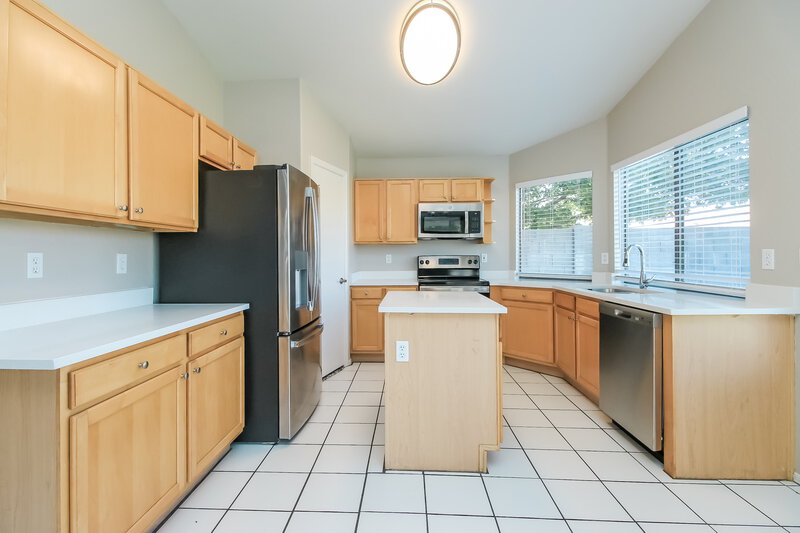 2,520/Mo, 2092 E Saratoga St Gilbert, AZ 85296 Kitchen View