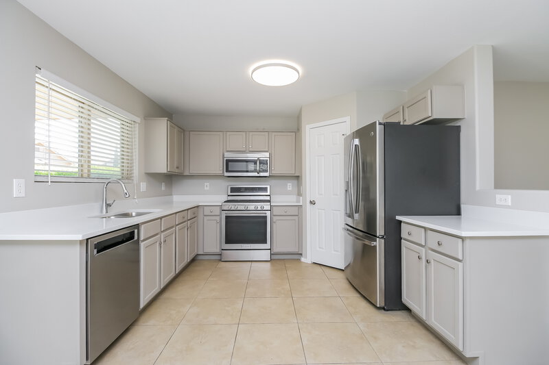 2,660/Mo, 3047 W Dancer Ln San Tan Valley, AZ 85142 Kitchen View