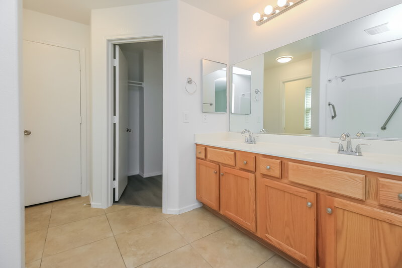 2,660/Mo, 3047 W Dancer Ln San Tan Valley, AZ 85142 Main Bathroom View