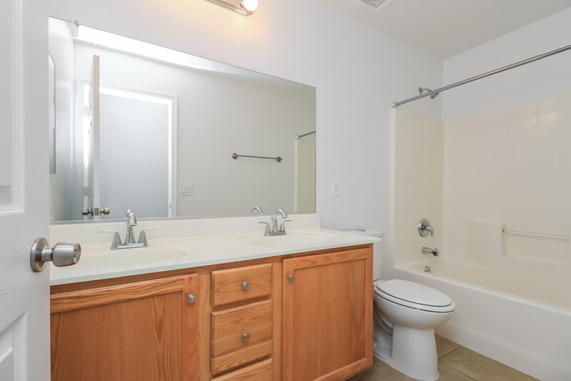 2,660/Mo, 3047 W Dancer Ln San Tan Valley, AZ 85142 Bathroom View