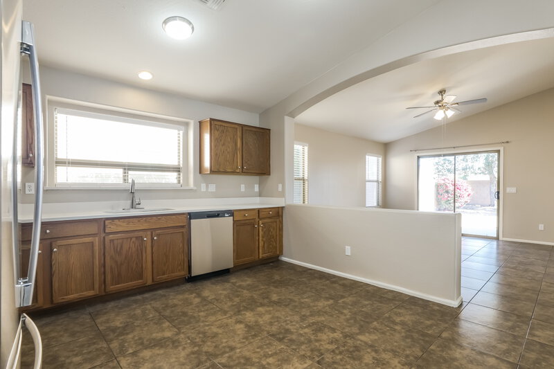 1,640/Mo, 21103 N Danielle Ave Maricopa, AZ 85138 Kitchen View