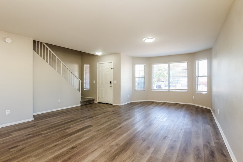 2,800/Mo, 8642 W Alvarado Rd Phoenix, AZ 85037 Living Room View