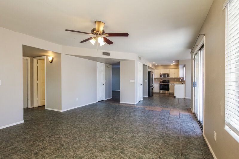 2,800/Mo, 8642 W Alvarado Rd Phoenix, AZ 85037 Main Bedroom View