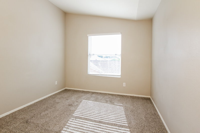 2,800/Mo, 8642 W Alvarado Rd Phoenix, AZ 85037 Bedroom View 3