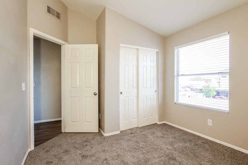 2,800/Mo, 8642 W Alvarado Rd Phoenix, AZ 85037 Bedroom View 5